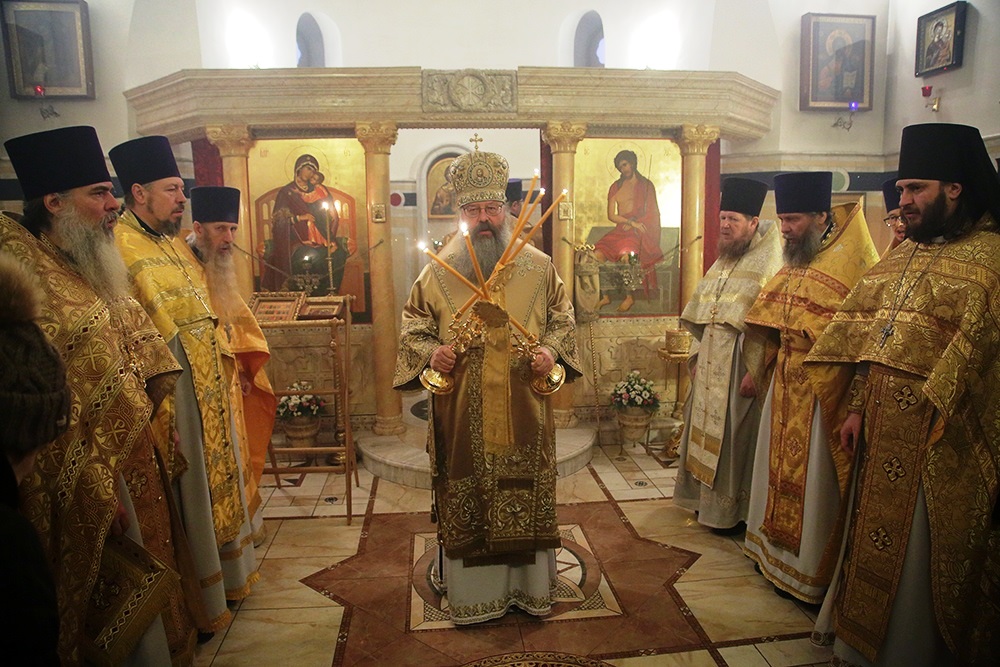 Митрополит Кирилл совершил Божественную литургию в храме иконы Божией Матери «Нечаянная радость»